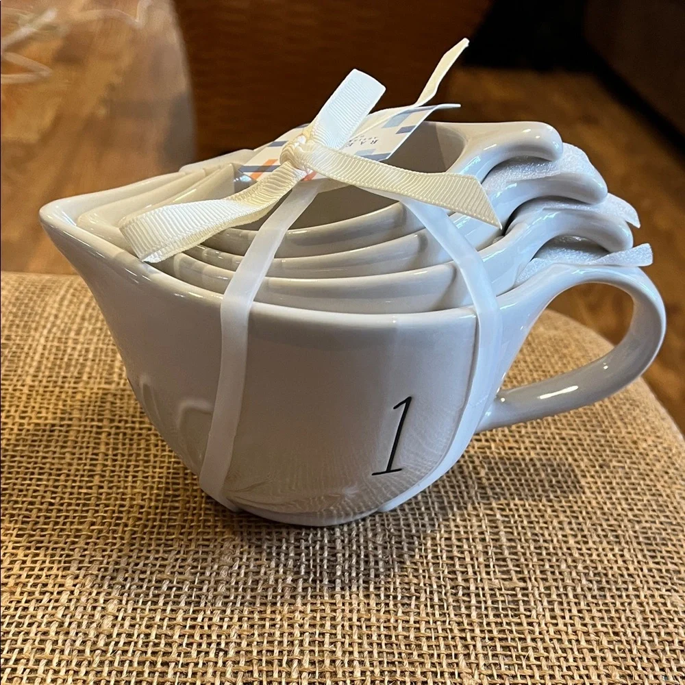 White Numbered Ceramic Measuring Cup Set